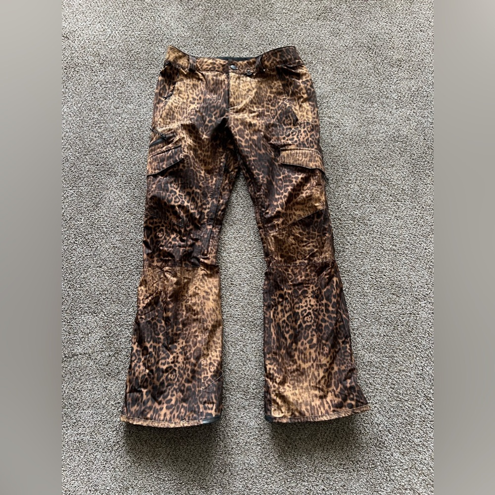 Volcom womens Gore-Tex snowboard pants
